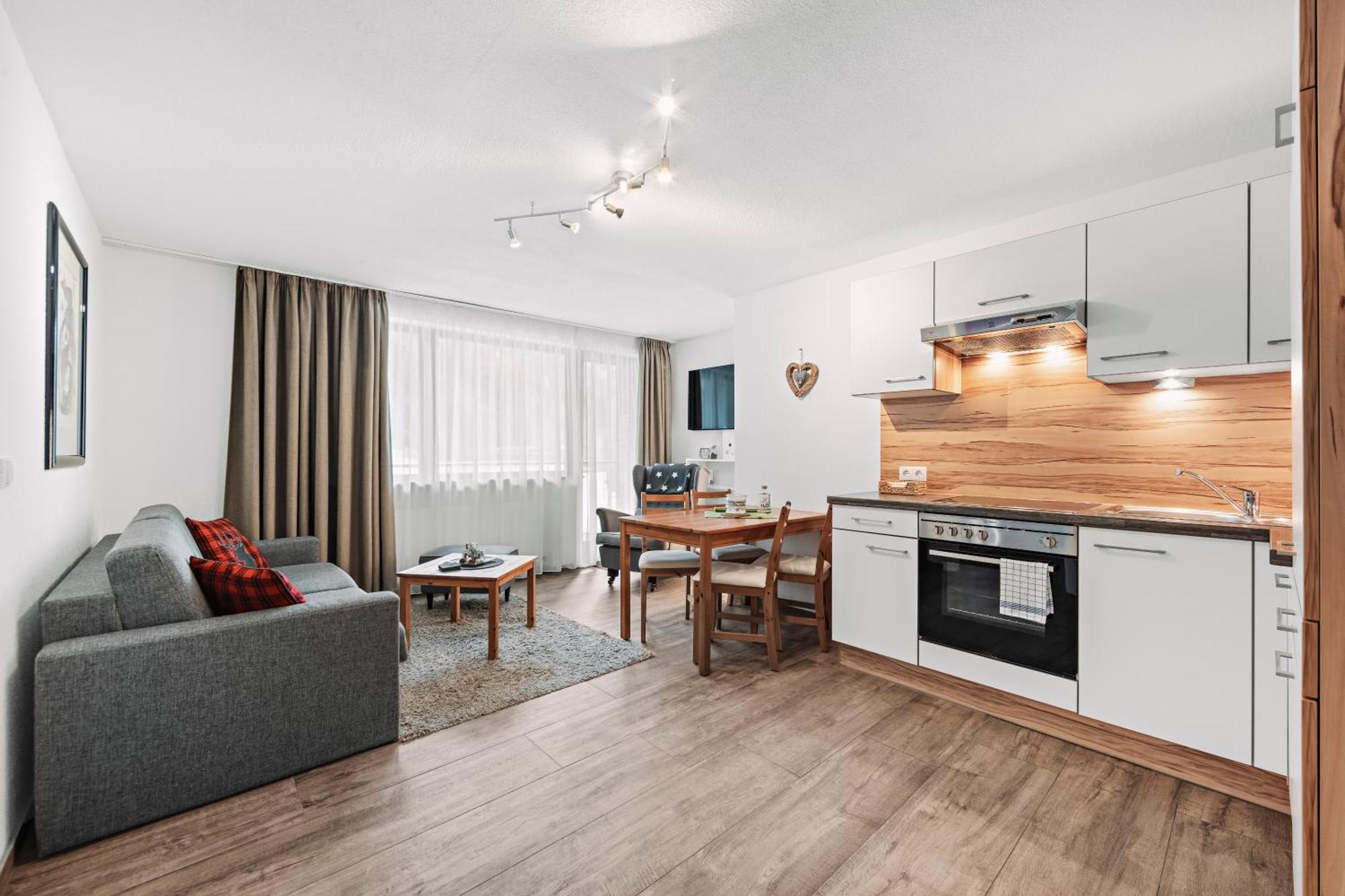 Herzblut Wohlfuehl Appartements Oetz Dış mekan fotoğraf